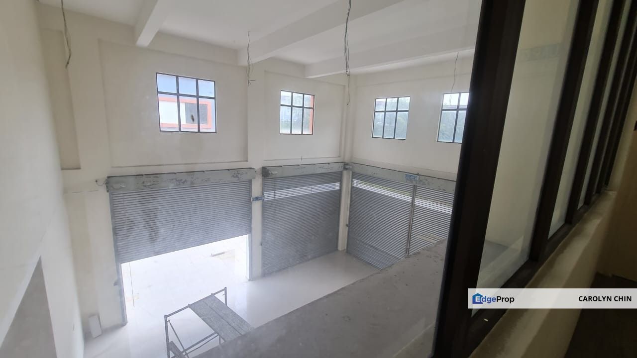 End Lot, with lift, Ample Car park, Near toll, eateries, Selangor, Shah Alam