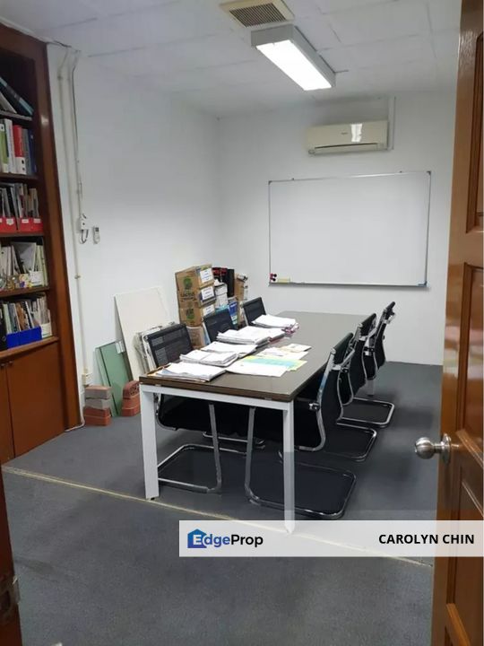 Partly Fitted Office, with Lift, 24hr security, near to LRT station, Selangor, Subang Jaya