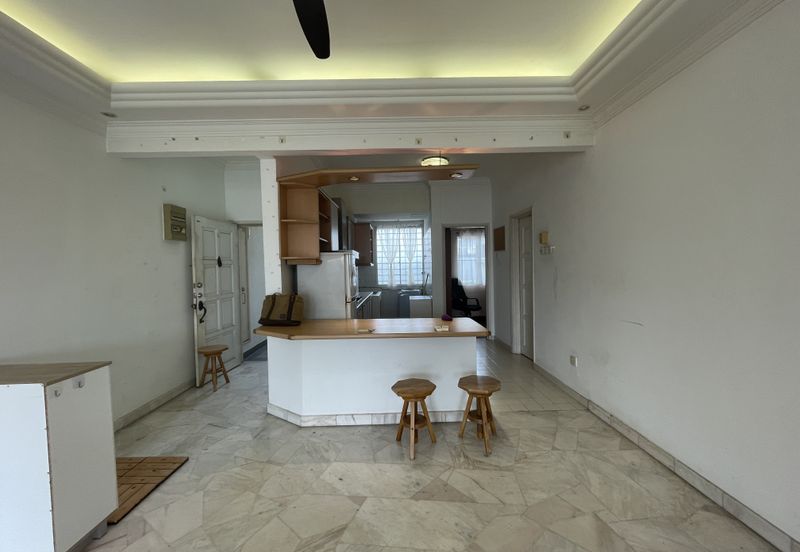 Kristal Court Robson Heights