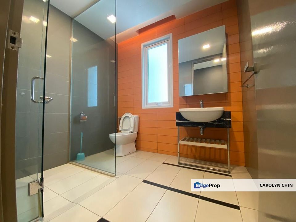 Uptown Damansara Low Floor Fully Furnished Corner Unit , Selangor, Damansara Utama