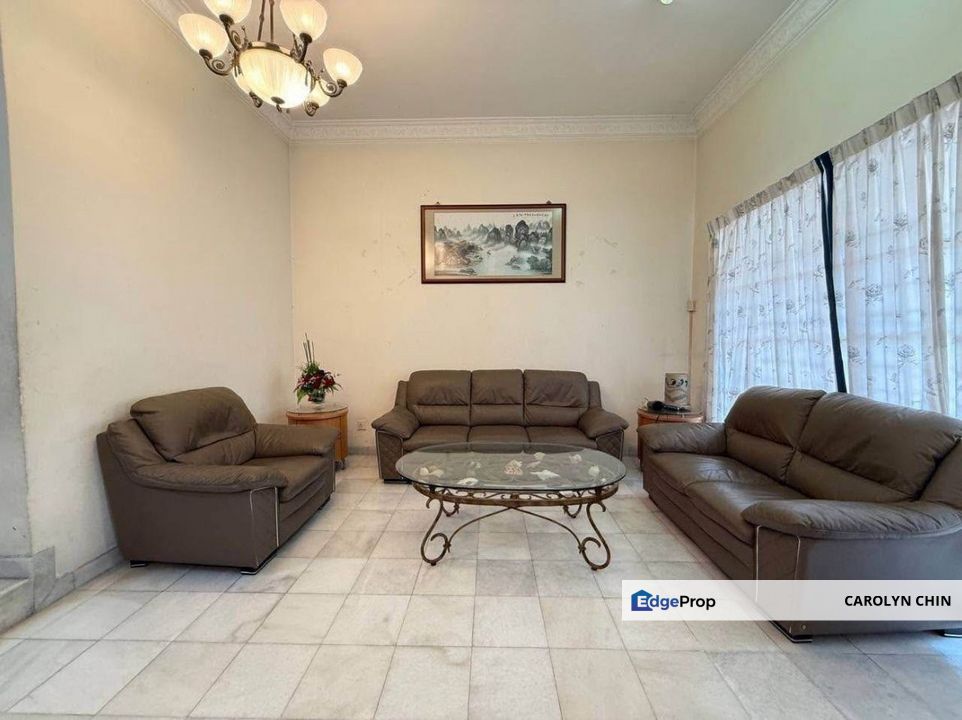 Bukit Jelutong Below Market! Big Land Corner 2-Storey Terrace For Sale, Selangor, Shah Alam