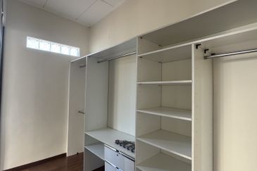 Jalan Putra Permai 10/1 D