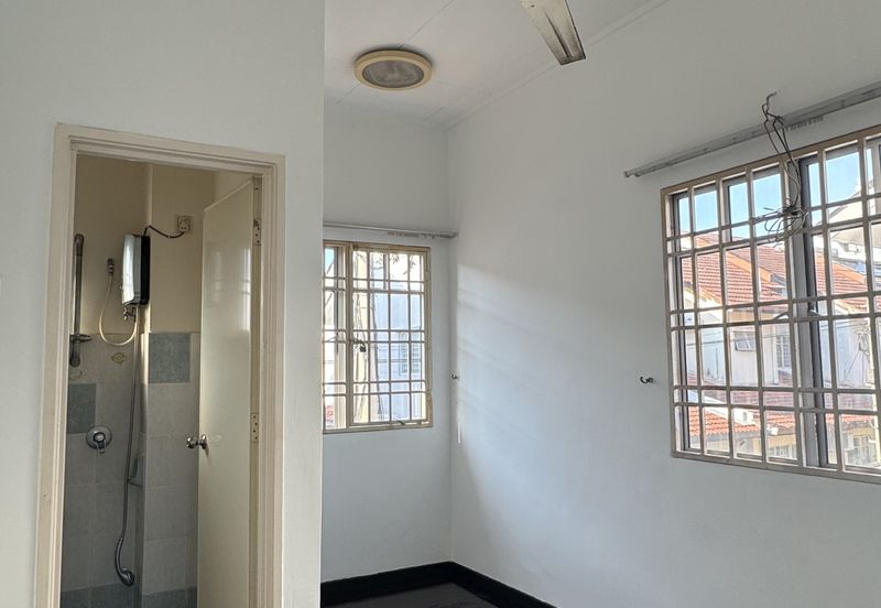 Jalan Putra Permai 10/1 D