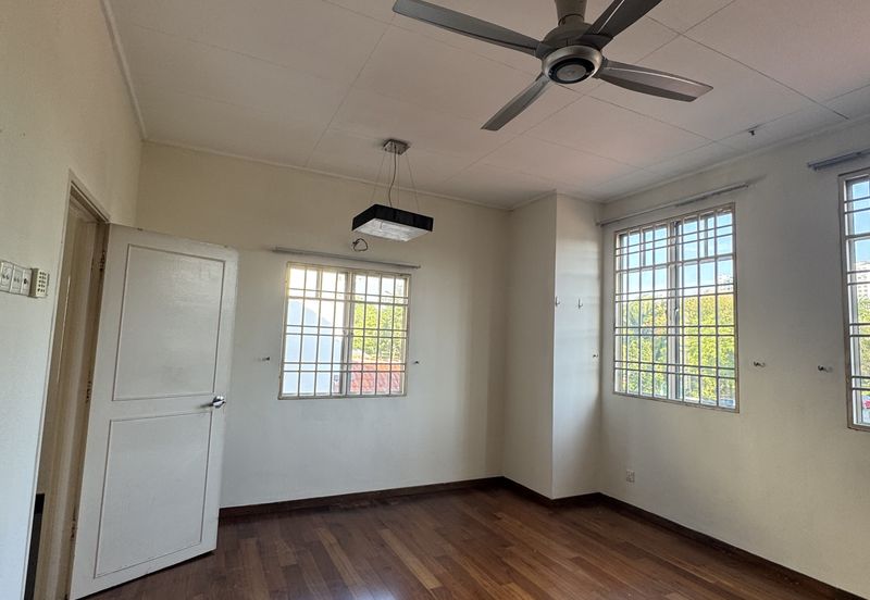 Jalan Putra Permai 10/1 D