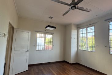 Jalan Putra Permai 10/1 D