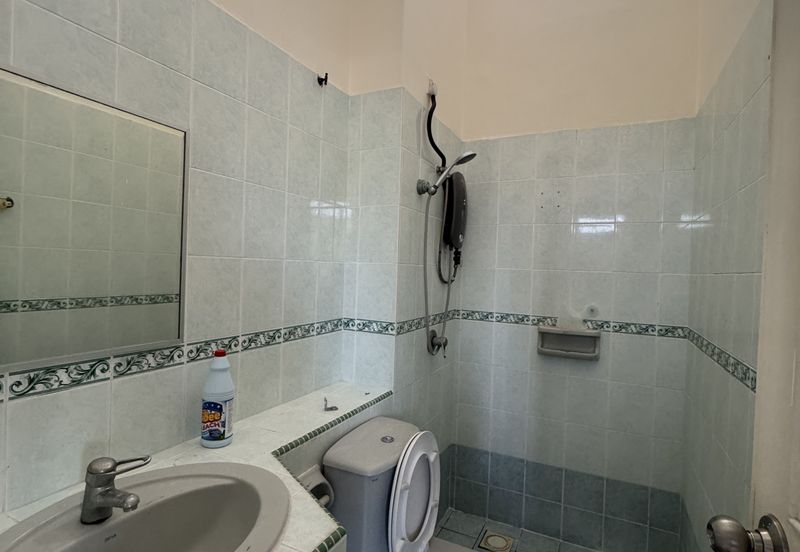 Jalan Putra Permai 10/1 D