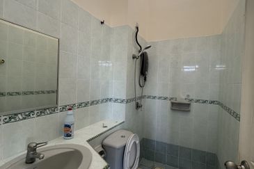 Jalan Putra Permai 10/1 D