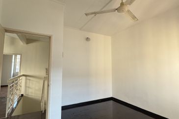 Jalan Putra Permai 10/1 D