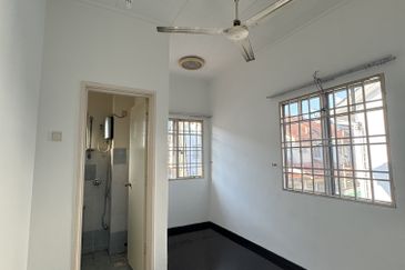 Jalan Putra Permai 10/1 D