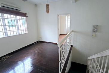 Jalan Putra Permai 10/1 D