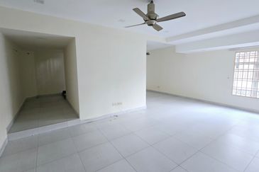 Jalan Putra Permai 10/1 D