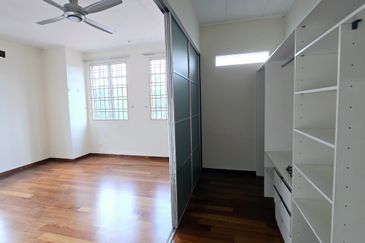 Jalan Putra Permai 10/1 D