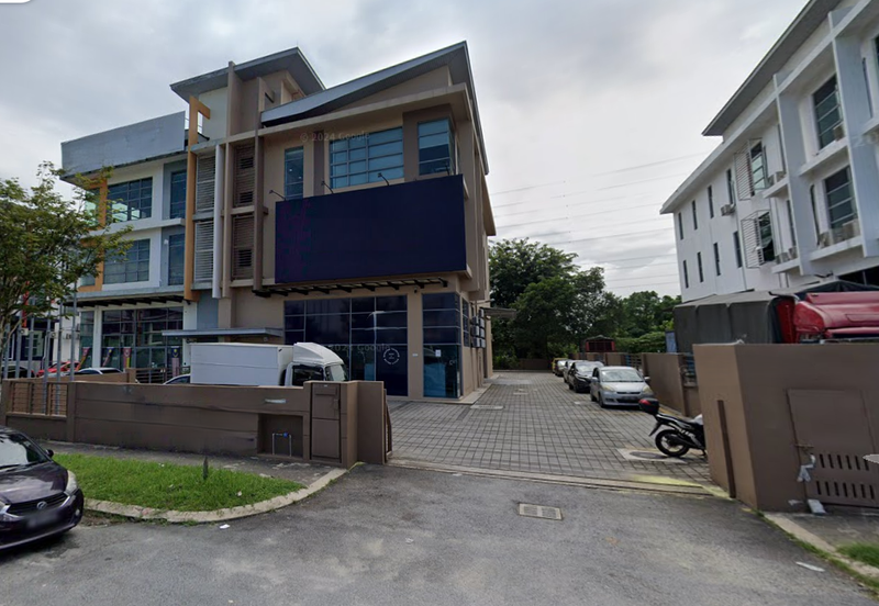 Renovated & Well Kept, Near Commercial Centre, Highways