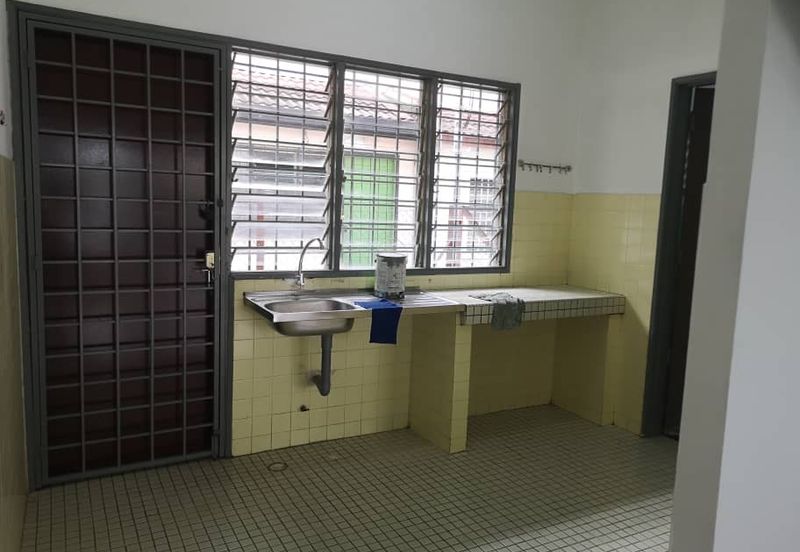 Renovated intermediate lot Freehold double storey in SS19 Subang Jaya