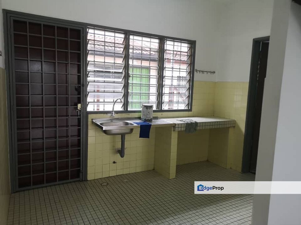Renovated intermediate lot Freehold double storey in SS19 Subang Jaya, Selangor, Subang Jaya