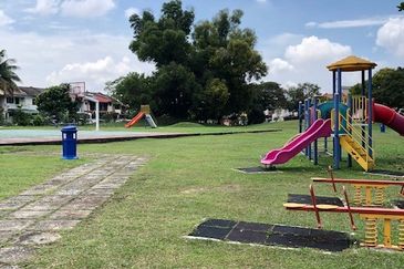 Renovated intermediate lot Freehold double storey in SS19 Subang Jaya