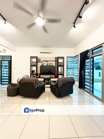 Taman Kempas Utama Double Storey Cluster House, Johor, Johor Bahru