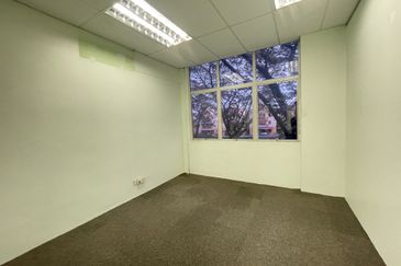 🏠 3-Storey Terrace Shop-Lot for Sale, Off Jalan Gasing, PJ Petaling Jaya, KL Kuala Lumpur | Walk-Up 🏠