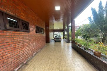 Bukit Pantai (Pantai Hill)