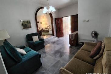 Bukit Pantai (Pantai Hill)