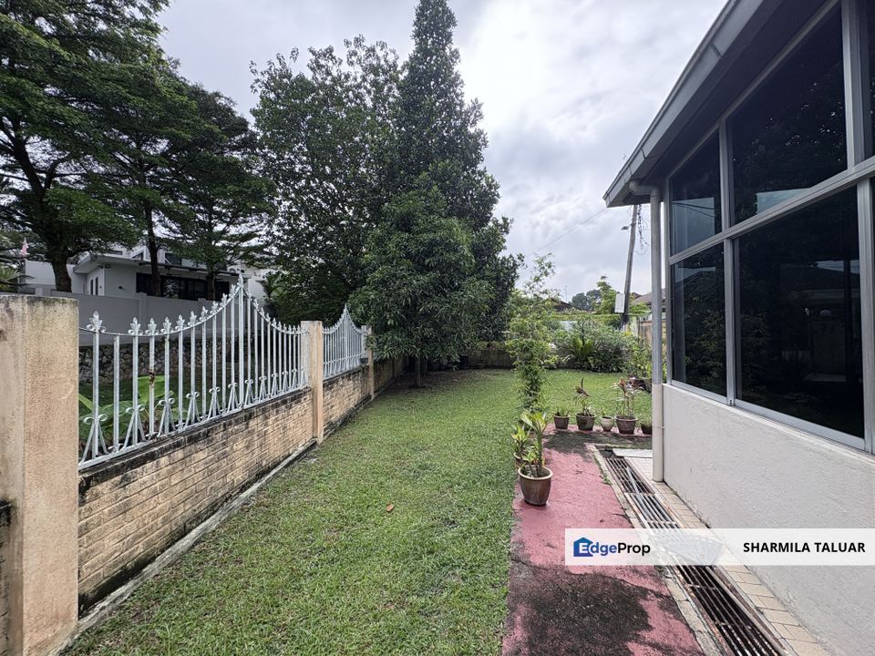 Seksyen 6 Petaling Jaya, 1-Storey Semi-Detached, For Sale, Basic Condition, Selangor, Petaling Jaya