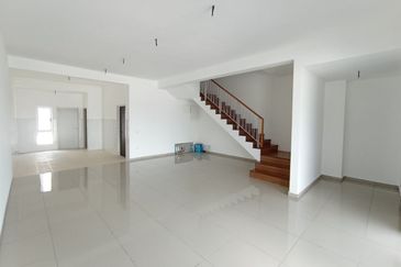 FACING OPEN ARINA SERENIA CITY 