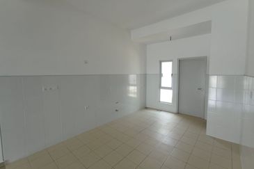 FACING OPEN ARINA SERENIA CITY 