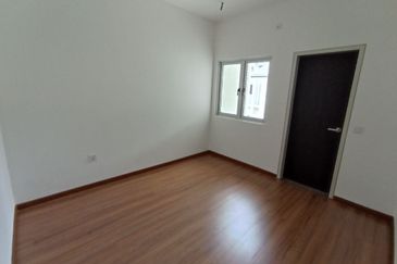 FACING OPEN ARINA SERENIA CITY 