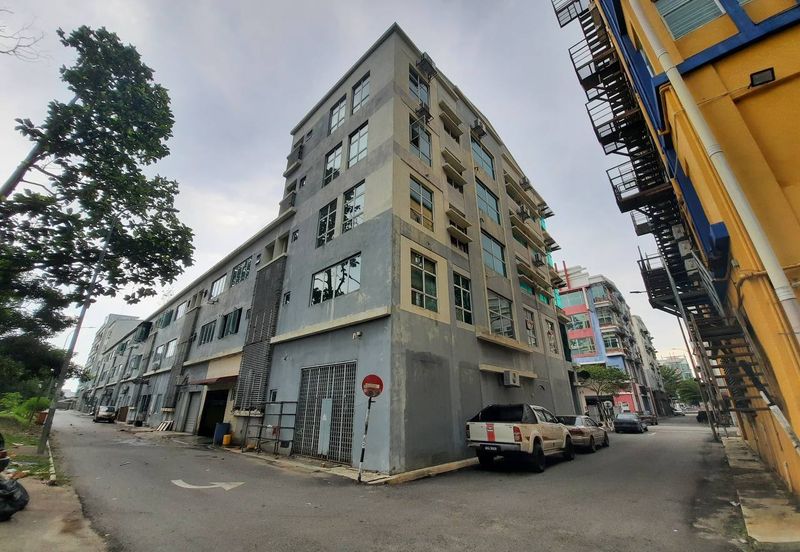 ALAM AVENUE JALAN PADANG JAWA