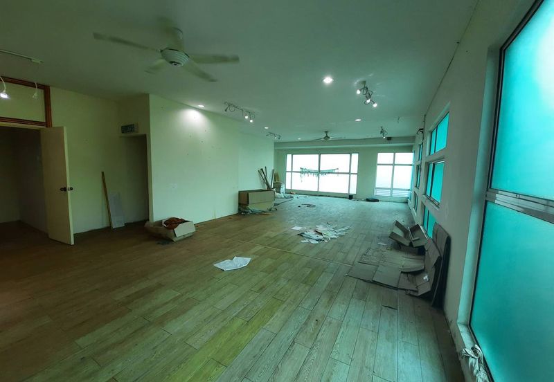 ALAM AVENUE JALAN PADANG JAWA