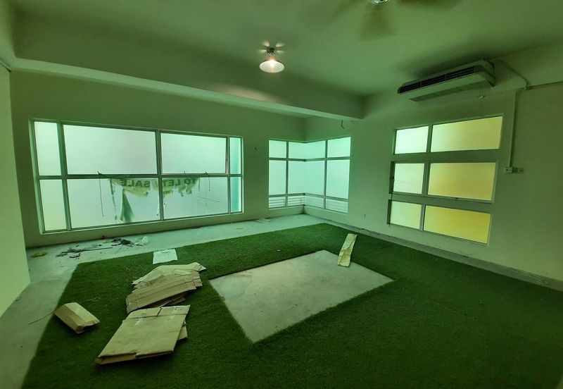 ALAM AVENUE JALAN PADANG JAWA