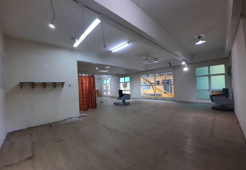 ALAM AVENUE JALAN PADANG JAWA