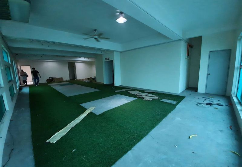 ALAM AVENUE JALAN PADANG JAWA