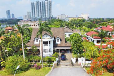 SS7 KELANA JAYA GOLF 