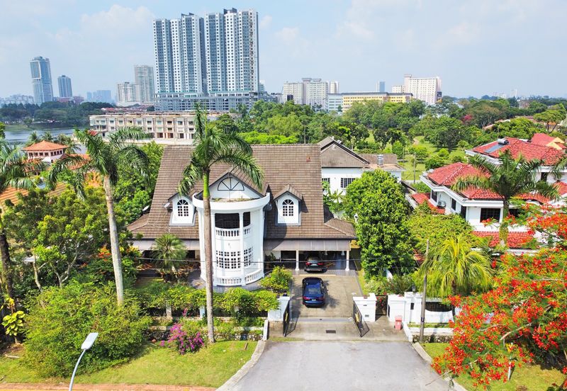 SS7 KELANA JAYA GOLF 