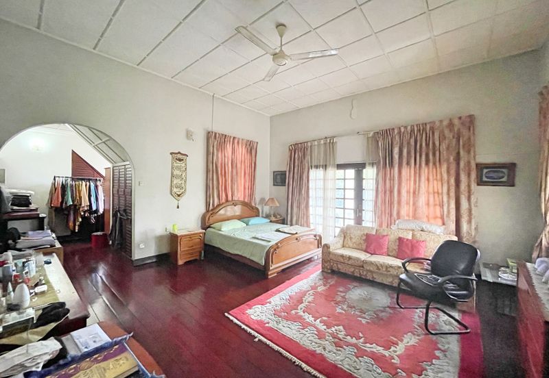 SS7 KELANA JAYA GOLF 