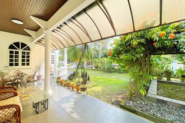 SS7 KELANA JAYA GOLF 