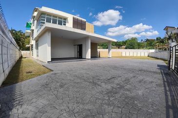 Bandar Tun Hussein Onn