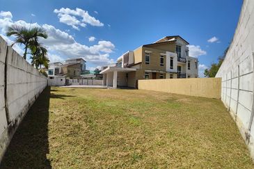 Bandar Tun Hussein Onn