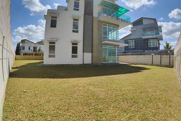 Bandar Tun Hussein Onn