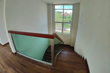 Bandar Tun Hussein Onn