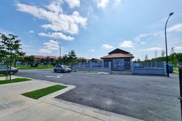 2 Storey Corner Lot House Padura Alam Impian