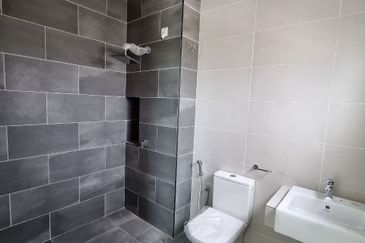 2 Storey Corner Lot House Padura Alam Impian