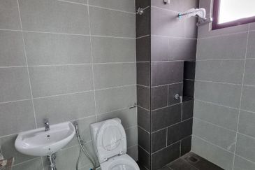 2 Storey Corner Lot House Padura Alam Impian