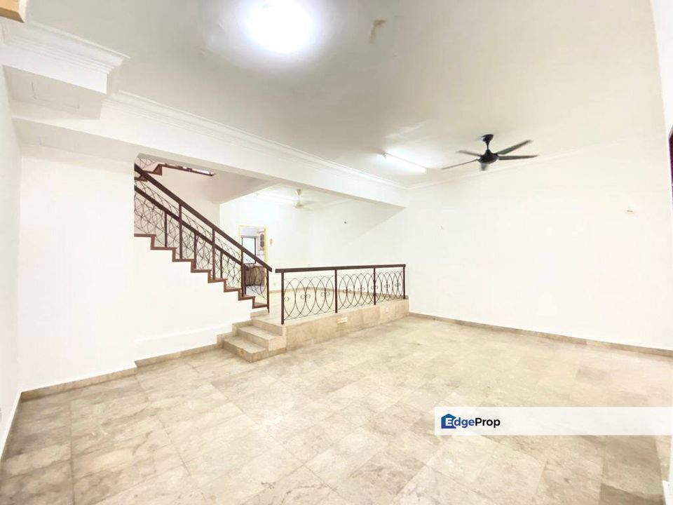 Double Storey Terrace House Jalan Kubah Bukit Jelutong Shah Alam Selangor, Selangor, Shah Alam