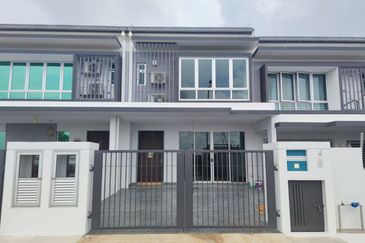 Facing Open | Double Storey Terrace Adiva Serenia City Kota Warisan Sepang