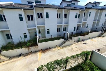 Facing Open | Double Storey Terrace Adiva Serenia City Kota Warisan Sepang