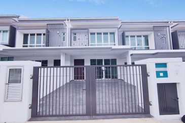 Facing Open | Double Storey Terrace Adiva Serenia City Kota Warisan Sepang