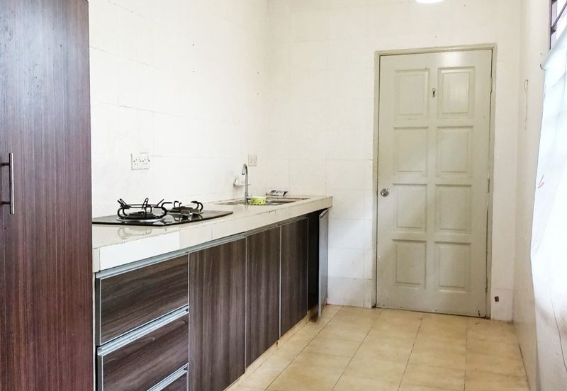 Double Storey End Lot, Jalan Rabung, Bukit Jelutong, Shah Alam