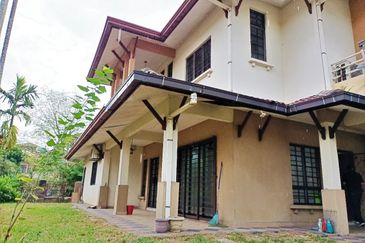 Double Storey End Lot, Jalan Rabung, Bukit Jelutong, Shah Alam